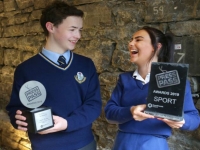 Buaiteoirí Press Pass 2019. John Flynn ( Buaiteoir an chomórtais ina iomláine) agus Aisling Ní Chonchúir , Pobalscoil Chorca Dhuibhne (2ú háit sa Rannóg Spóirt). Picture Credit Damien Eagers.